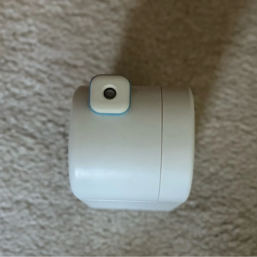 Miffy Dehumidifier (broken but makes a super cute room decoration) - Picture 3 of 5